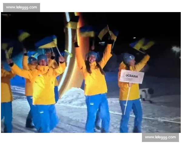 掌声雷动映照时代精神激荡人心的辉煌瞬间与共同记忆在舞台上被点亮